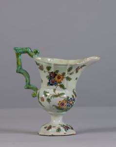 Casali e Callegari (Pesaro, 1770-1780 circa), Brocca con manico verde con decoro al ticchio o tacchiolo